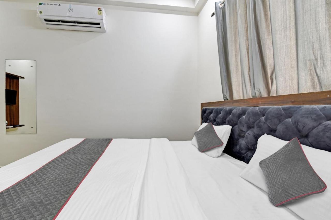 Super Oyo Collection O Legend Hotel 3*