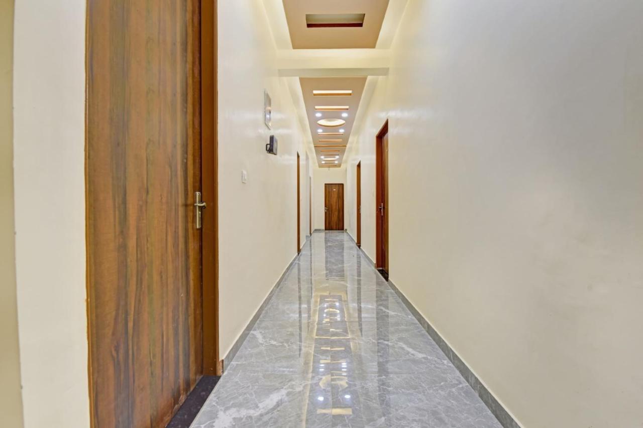 Super Oyo Collection O Legend Hotel 3*
