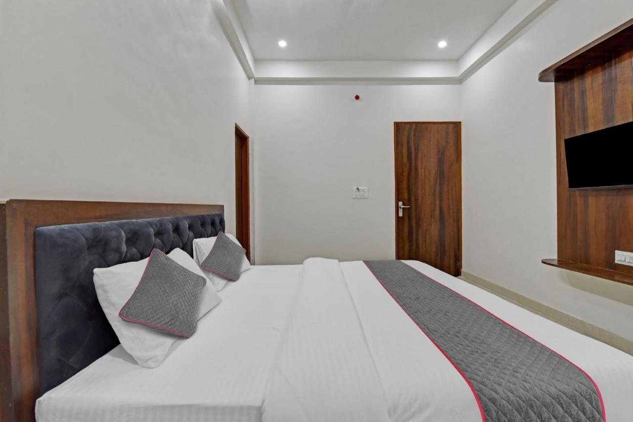 Super Oyo Collection O Legend Hotel